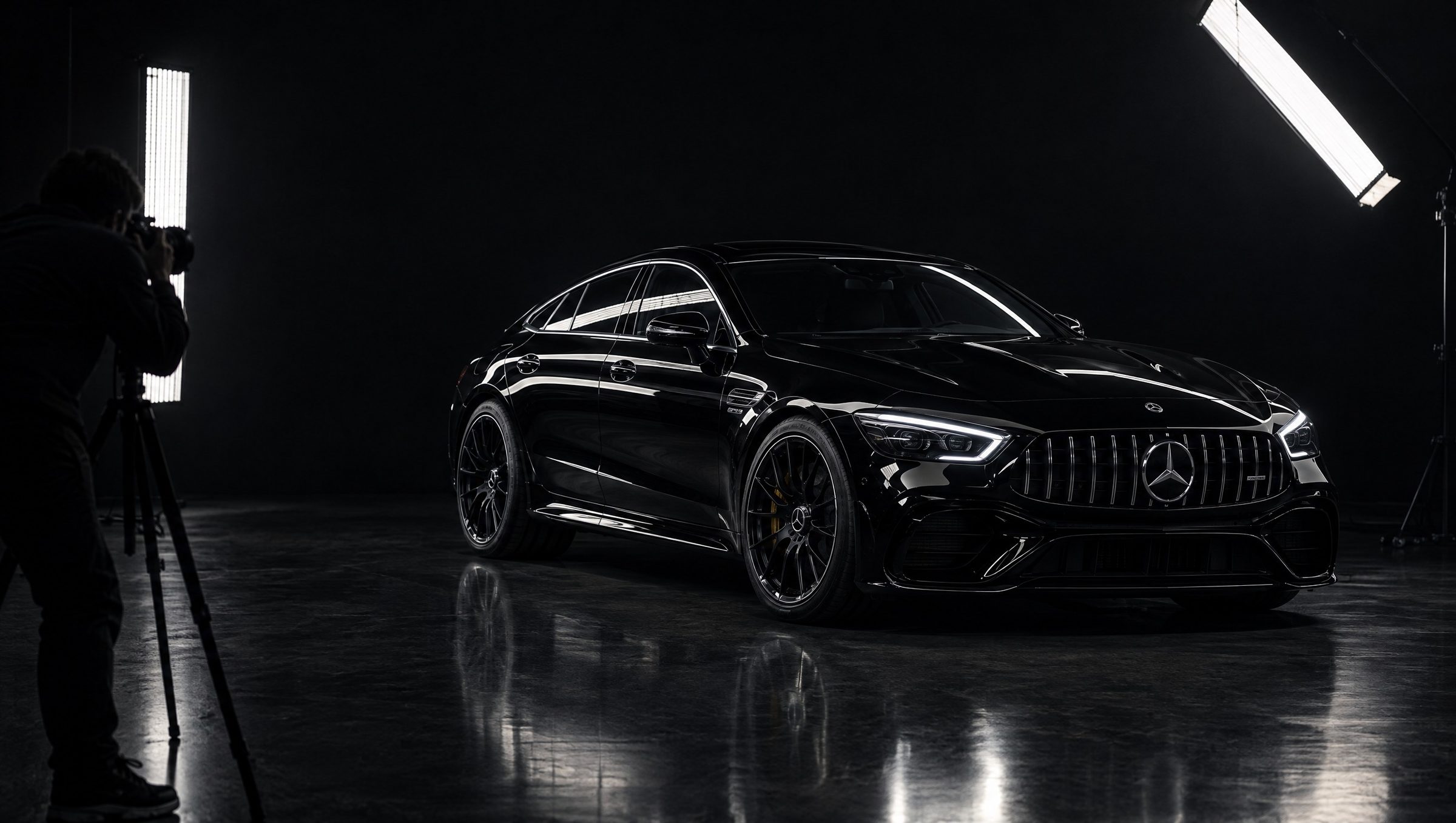Focení černého Mercedes-AMG GT ve studiu